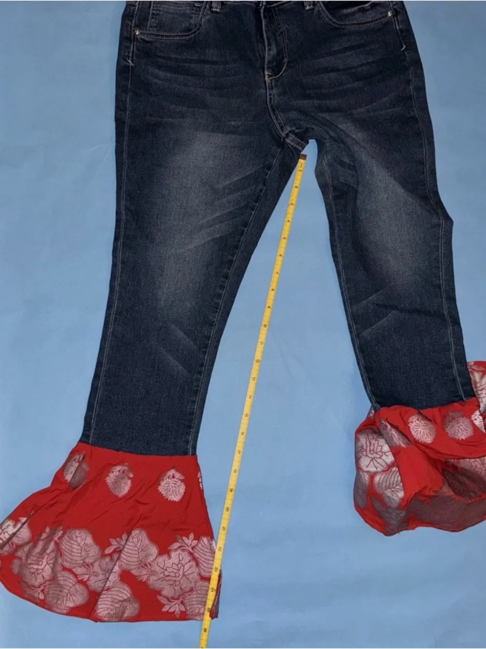 Venus Jeans Embroidered Floral Hem Size 8 Retro 70s Vintage Inspired Preppy - Picture 4 of 7